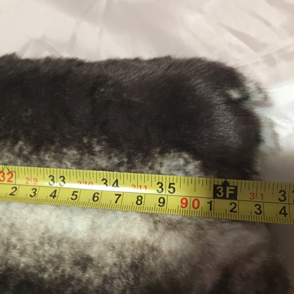 Animal friendly faux fur color\scarf - Picture 11 of 16